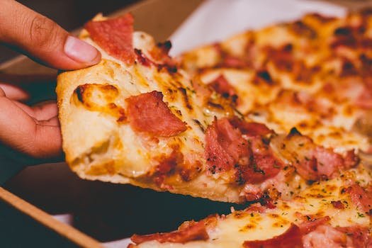La cuisson d'une pizza surgelée au micro-ondes : comment faire ?
